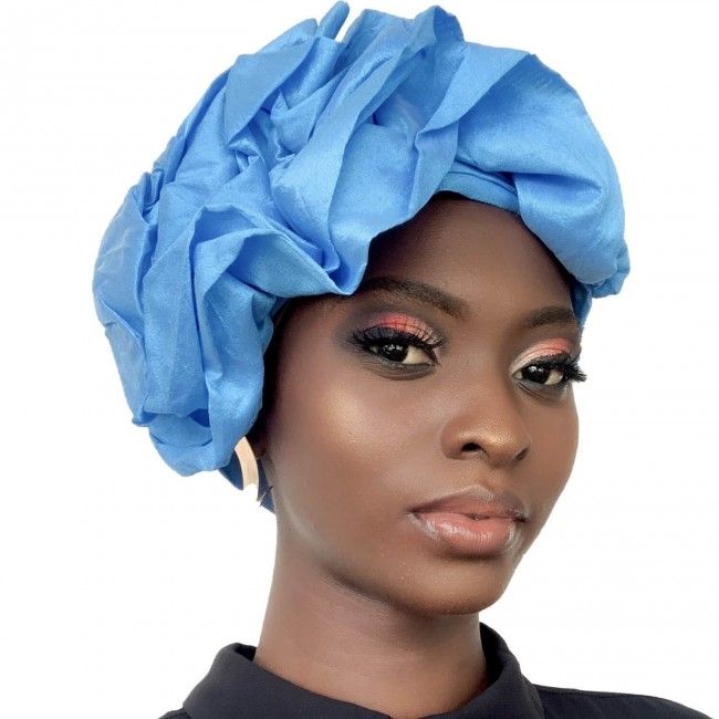 Izzy Coiffe- Mia bleu prêt à poser