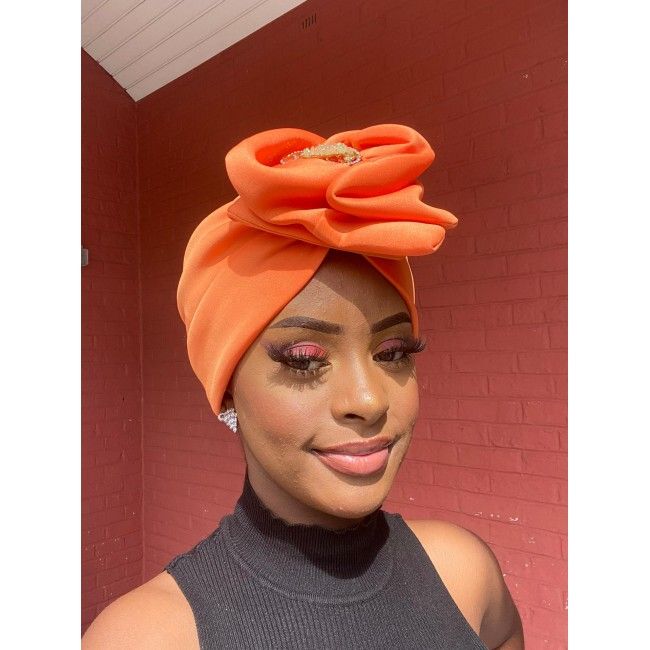 Izzy Coiffe- Amica Orange prêt à poser